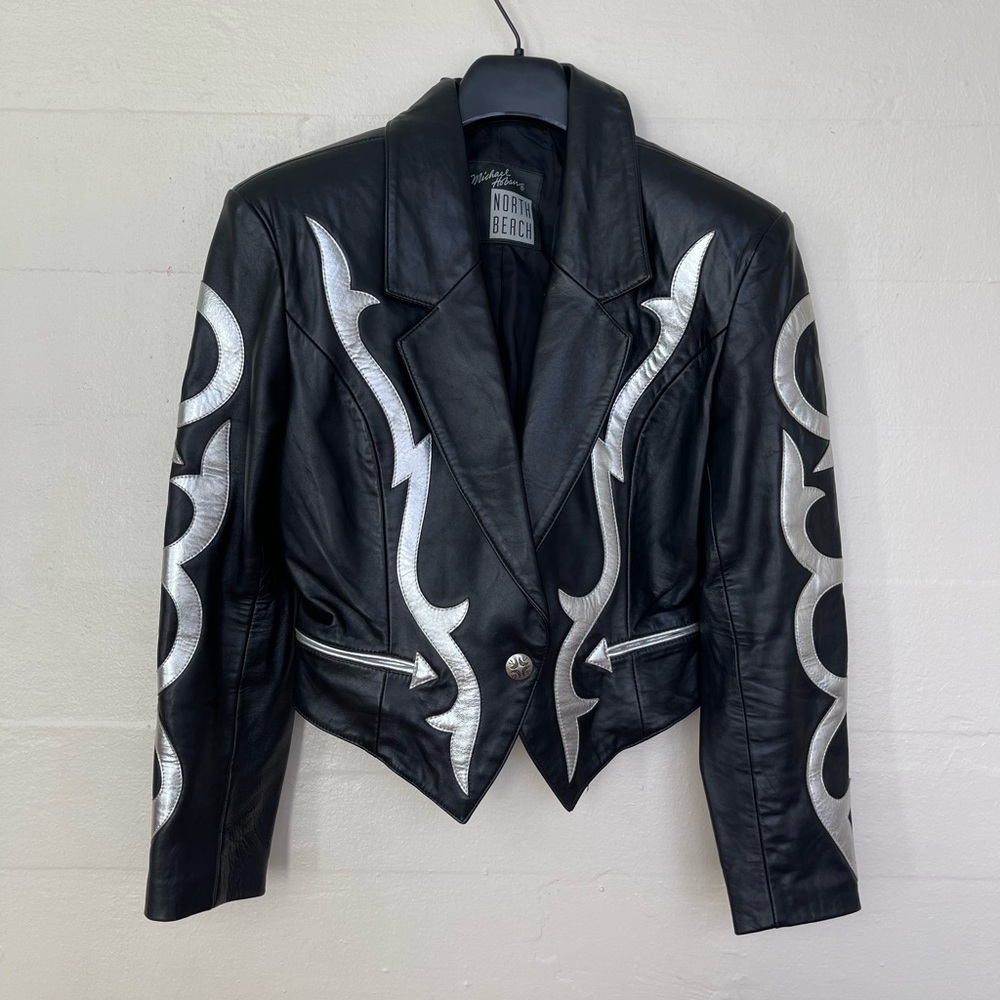 VINTAGE MICHAEL HOBAN NORTH BEACH BLACK /
SILVER CROPPED LEATHER JACKET …
